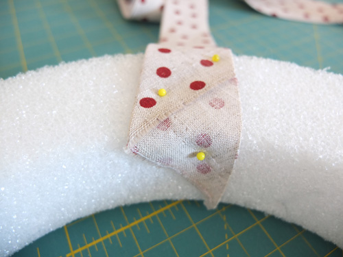 Danish Wreath - wrap the wreath