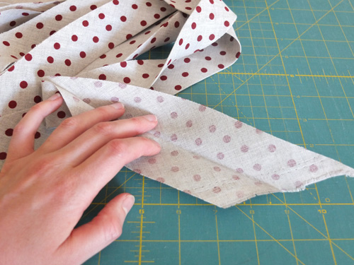 Danish Wreath - make bias strips