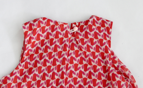 sew button opposite loop