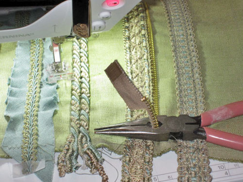 removing the zipper teeth