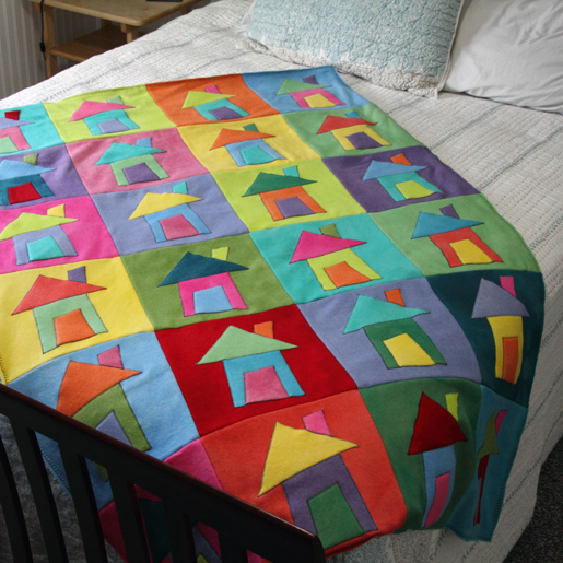 HouseQuilt-OnBed