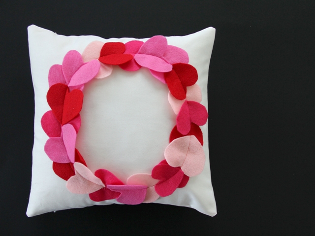 Heart Wreath Pillow Tutorial