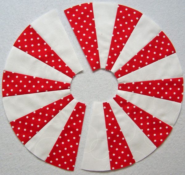 Peppermint Candy patchwork pillow tutorial