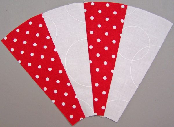 Peppermint Candy Pillow Tutorial 1200 x 879 four wedge unit 3
