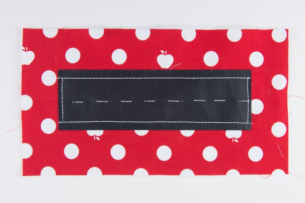 Sewing Tutorial for a zippered pouch with a chalk board on the front... so cute for back to school or for a teacher appreciation gift