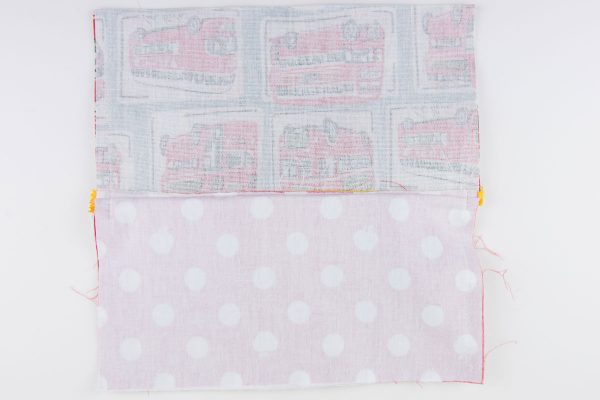 Sewing Tutorial for a zippered pouch with a chalk board on the front... so cute for back to school or for a teacher appreciation gift