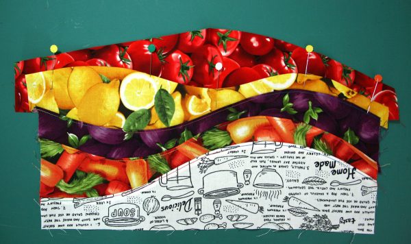 Recycle old canvas bags into made-over market bags with this tutorial