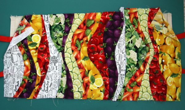 Recycle old canvas bags into made-over market bags with this tutorial