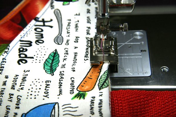Recycle old canvas bags into made-over market bags with this tutorial
