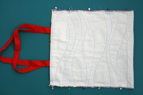Recycle old canvas bags into made-over market bags with this tutorial