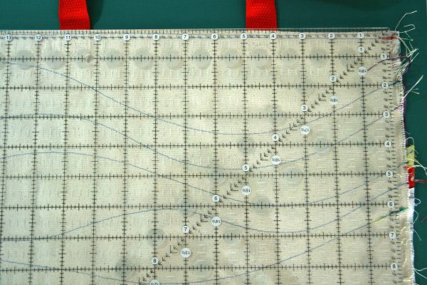 Recycle old canvas bags into made-over market bags with this tutorial