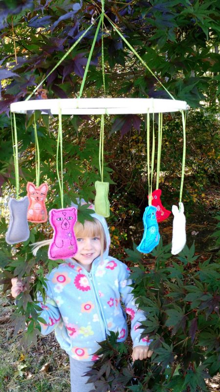 Baby Mobile Tutorial - With little helper