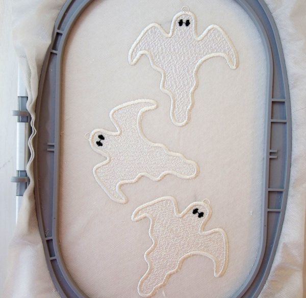 How to make a Halloween BOO wall hanging