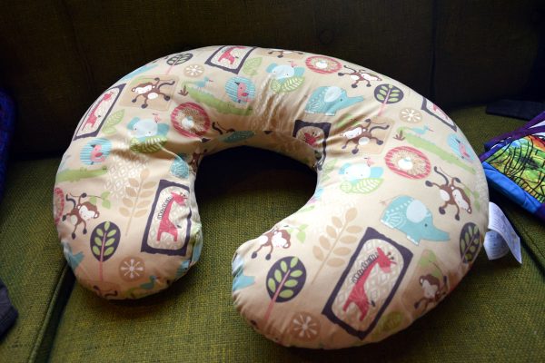 Baby's nursing pillow cover tutorial