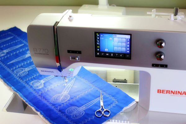 Scissors Motif Pincushion Tutorial