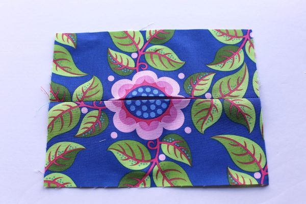 Scissors Motif Pincushion Tutorial