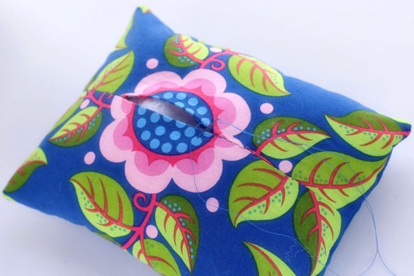 Scissors Motif Pincushion Tutorial
