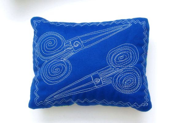 Scissors Motif Pincushion Tutorial