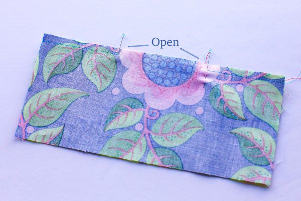 Scissors Motif Pincushion Tutorial