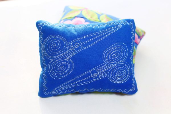 Scissors Motif Pincushion Tutorial