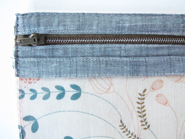 Vinyl Zip Pouch Tutorial - baste