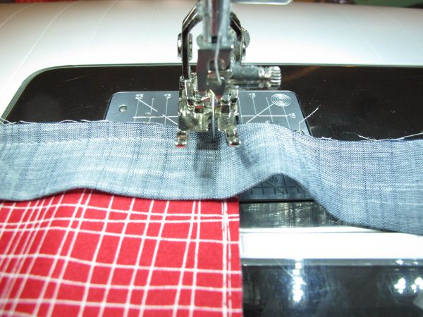 Vinyl Zip Pouch Tutorial - Top stich