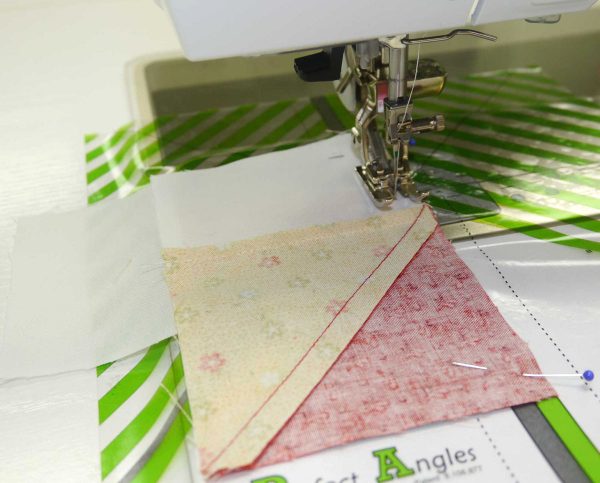 Quartered star quilt block with partial seams