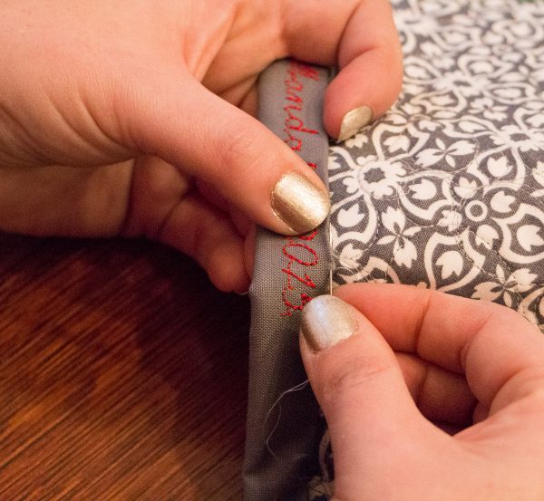 Quilt binding with words tutorial