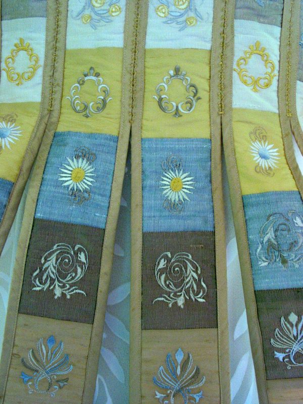 Embroidery hooping tip