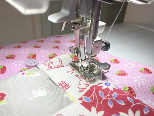Farm Fresh Apron: Sewing on pockets
