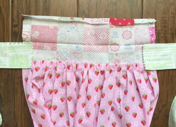 Farm Fresh Apron Tutorial: Inserting the side ties
