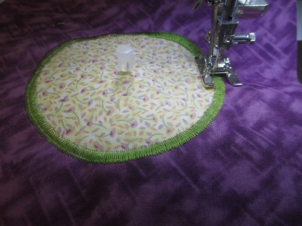 Circle Applique - satin stitch for edges