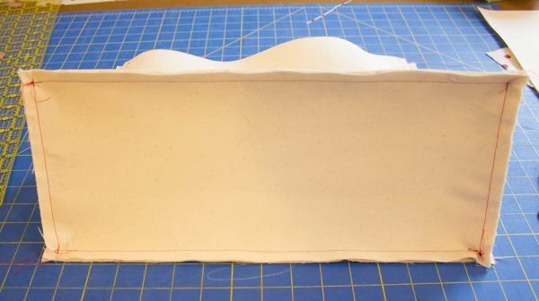Oilcloth Garden Tote Tutorial - sew the bottom panel side seams close