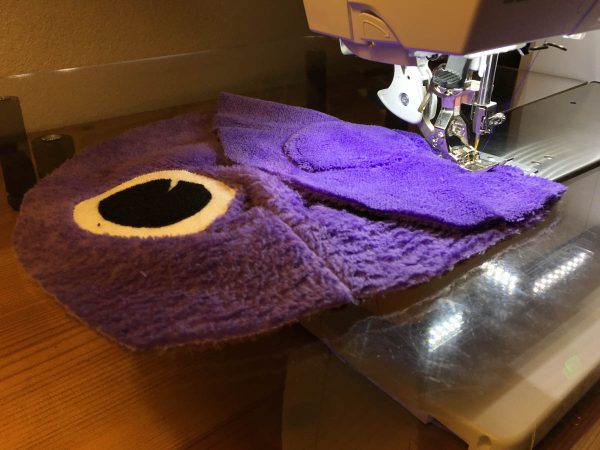 How to sew Stubby the Squid - Pin and stitch dart cuts on head front