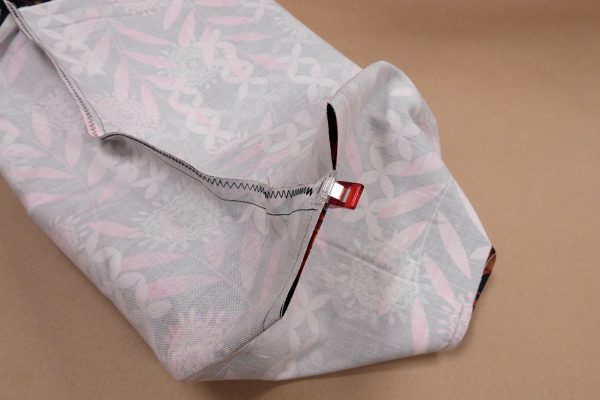 Easy Convertible Totebag/Backpack Tutorial Step 10: Boxing corners.