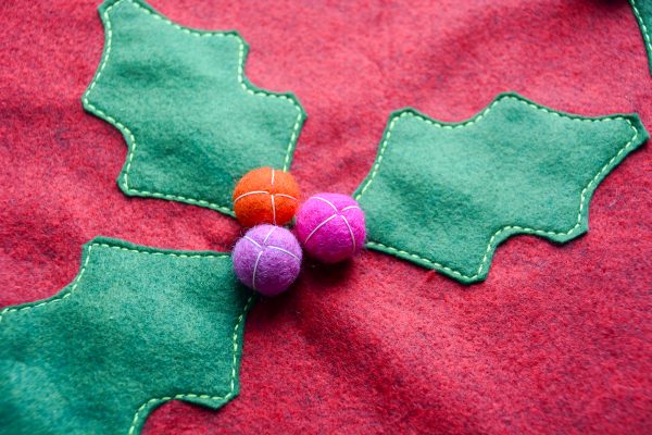 Holly Berry Felt Pillow DIY-4965