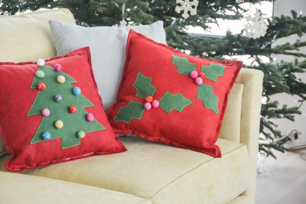 Holly Berry Felt Pillow DIY-5012