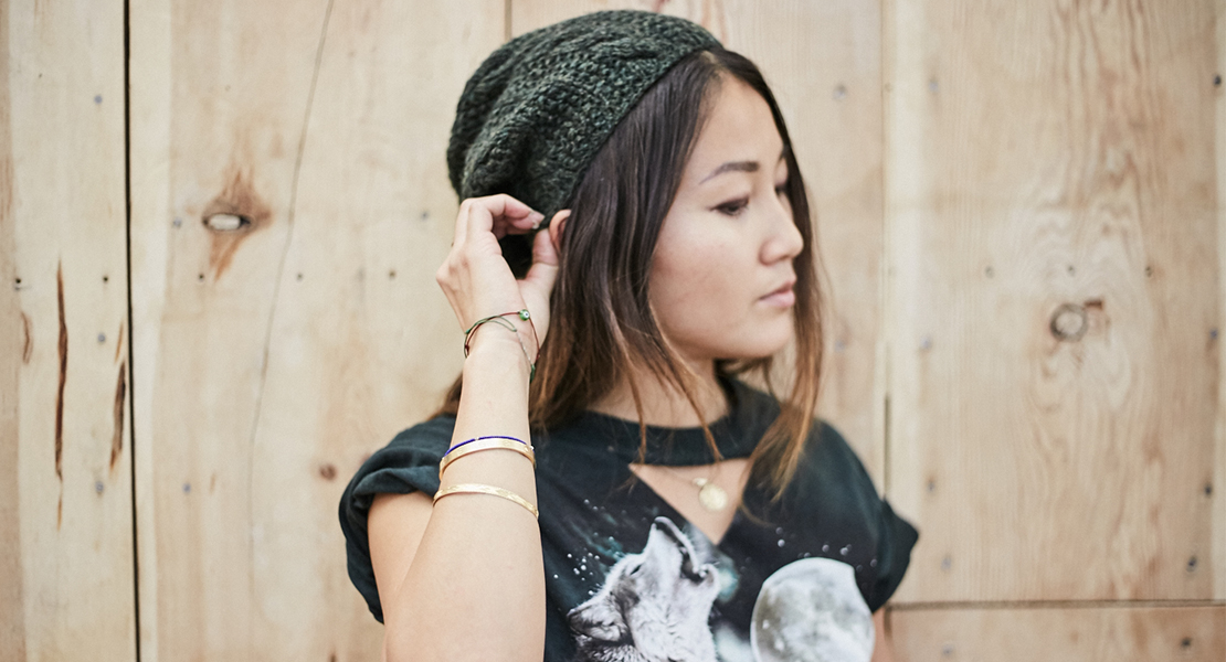 How to upcycle an old sweater into a beanie