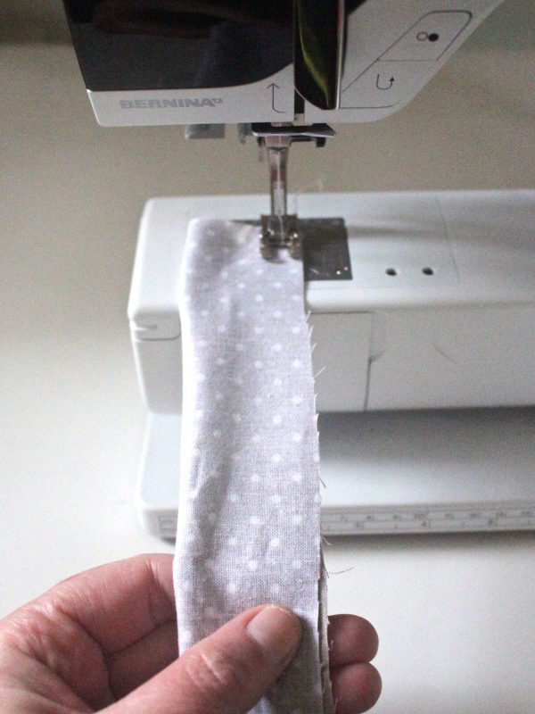 Reusable washable lunch bag Tutorial step twelve: sew the strap