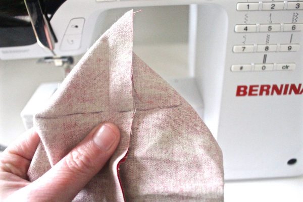 Reusable washable lunch bag Tutorial Step three: create a gusset