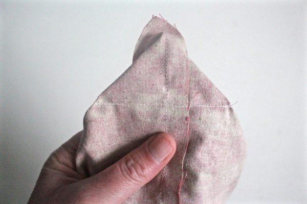 Reusable washable lunch bag Tutorial Step three: create a gusset