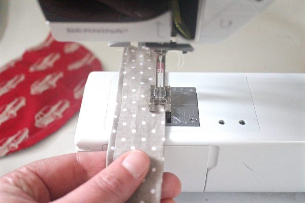 Reusable washable lunch bag Tutorial step fifteen: topstitch the strap
