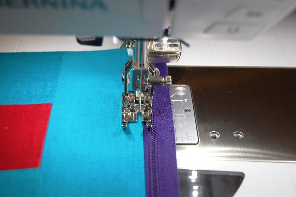 Color block zipper pouch tutorial