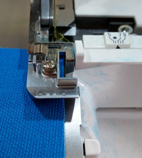 Flange Pillow Tutorial-align the fabric