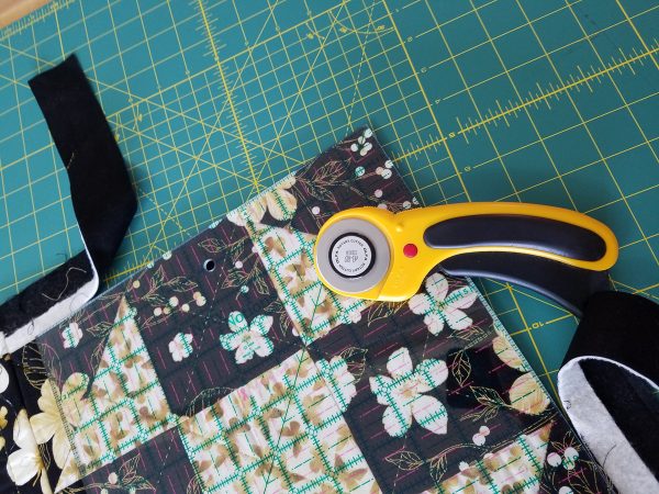 Shoofly Block Placemats-squaring up