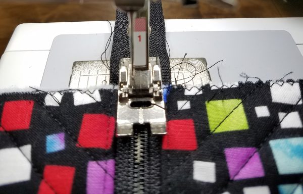 Square in a Square Zipper Bag - Position foot