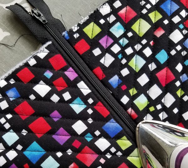 Square in a Square Zipper Bag - Press zipper