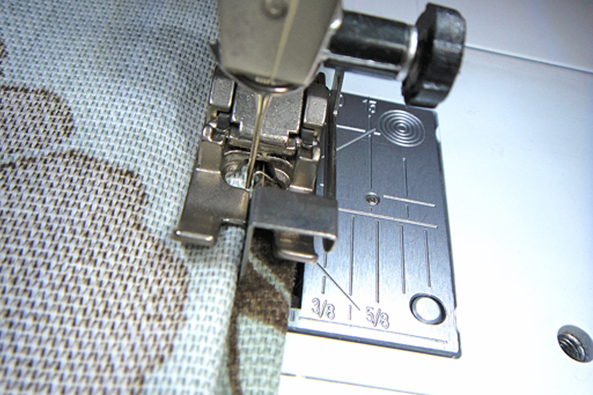 Blind hem tip