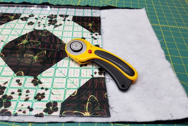 Magic circle table runner