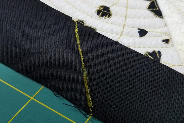 Magic circle table runner